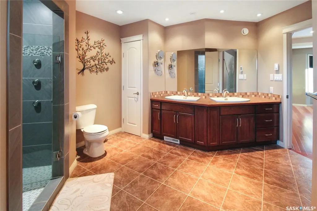 615 Hodgson Drive Swift Current SK S9H 0B4