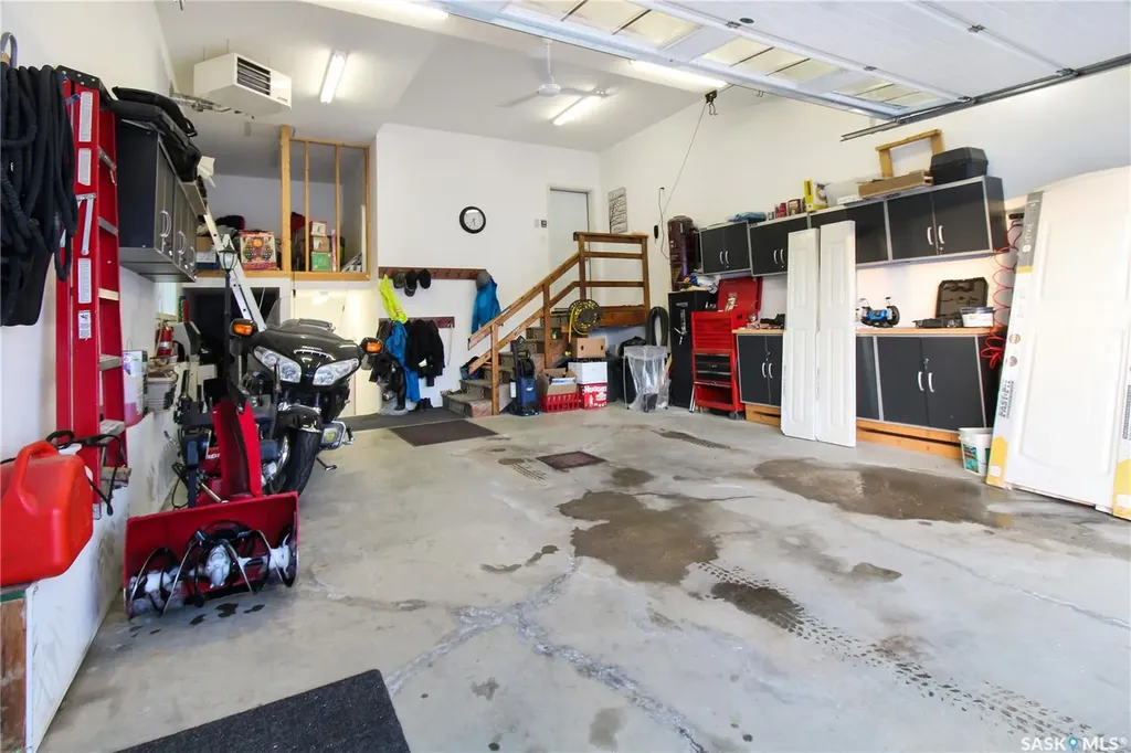615 Hodgson Drive Swift Current SK S9H 0B4
