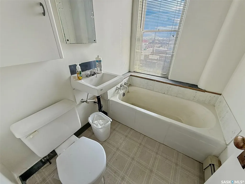 131 Cheadle Street W Swift Current SK S9H 0M6