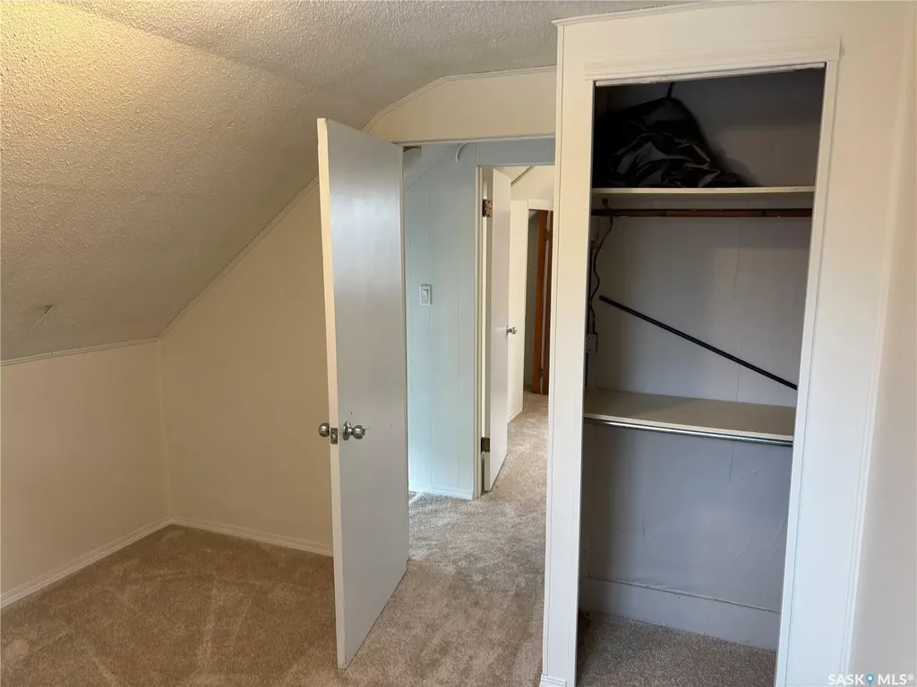 216 3rd Avenue W Kindersley SK S0L 1S0