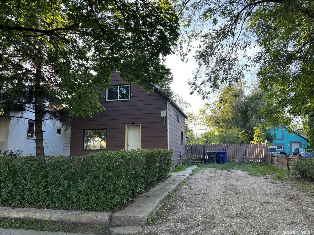 216 3rd Avenue W Kindersley SK S0L 1S0