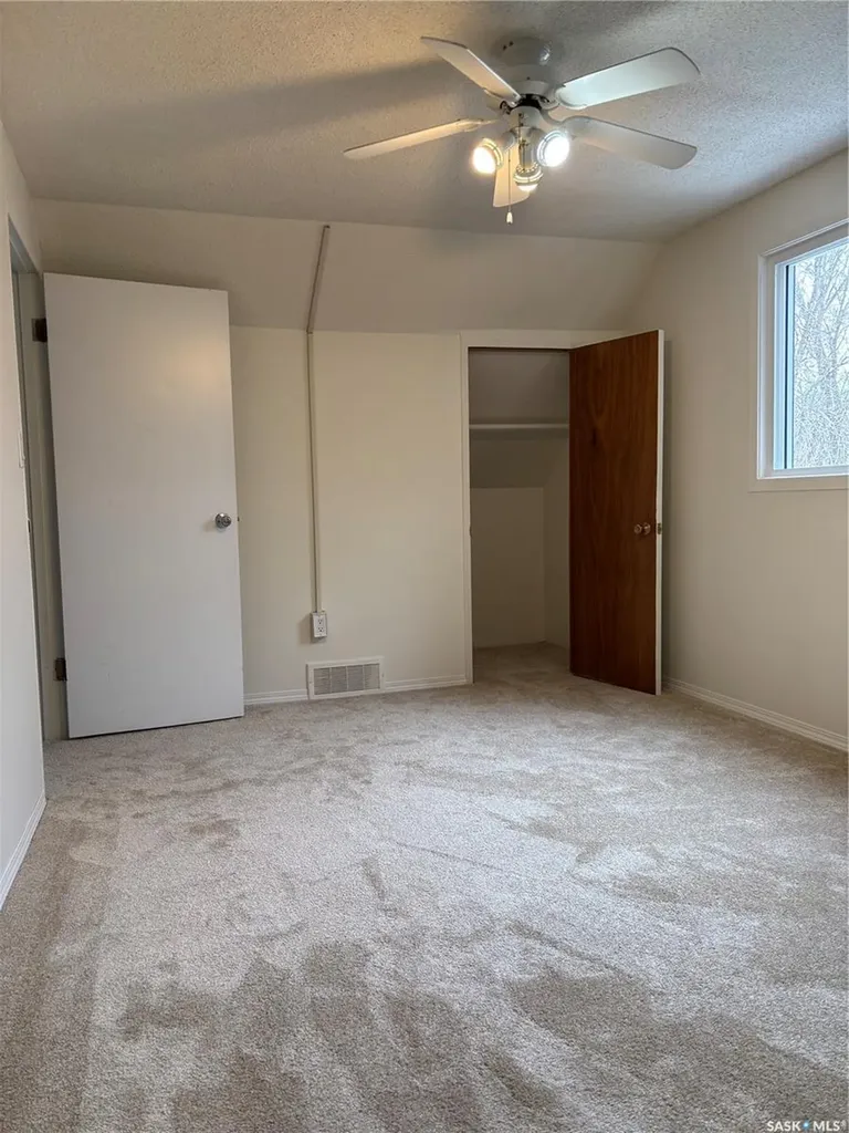 216 3rd Avenue W Kindersley SK S0L 1S0