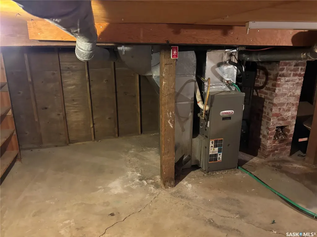 216 3rd Avenue W Kindersley SK S0L 1S0