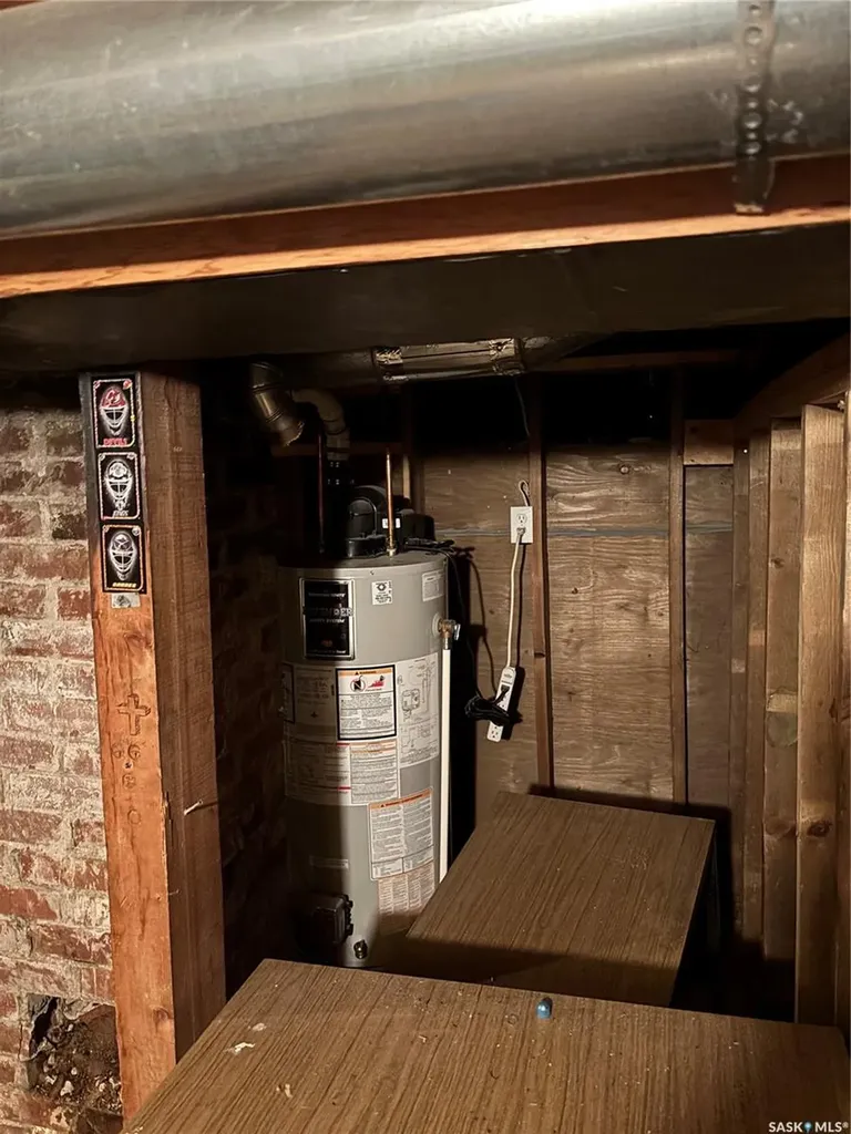 216 3rd Avenue W Kindersley SK S0L 1S0