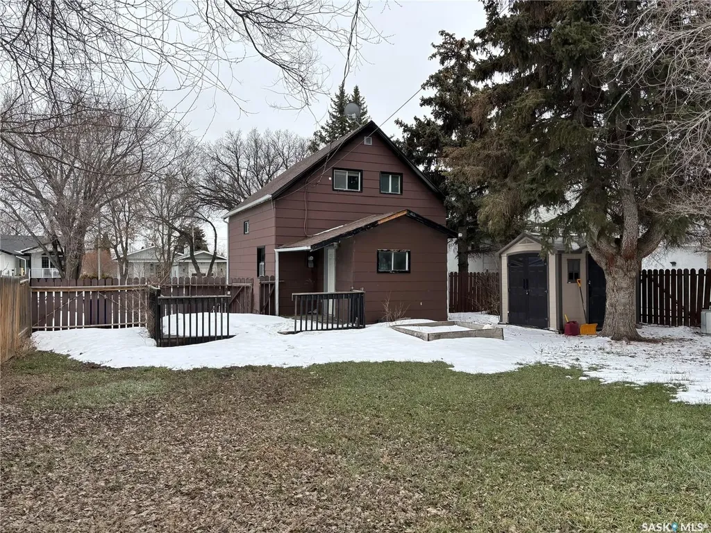 216 3rd Avenue W Kindersley SK S0L 1S0