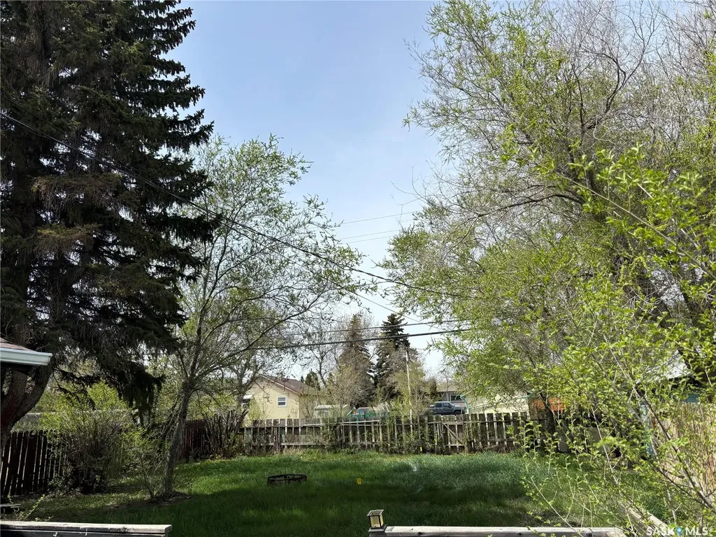 216 3rd Avenue W Kindersley SK S0L 1S0