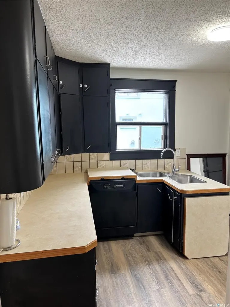 216 3rd Avenue W Kindersley SK S0L 1S0