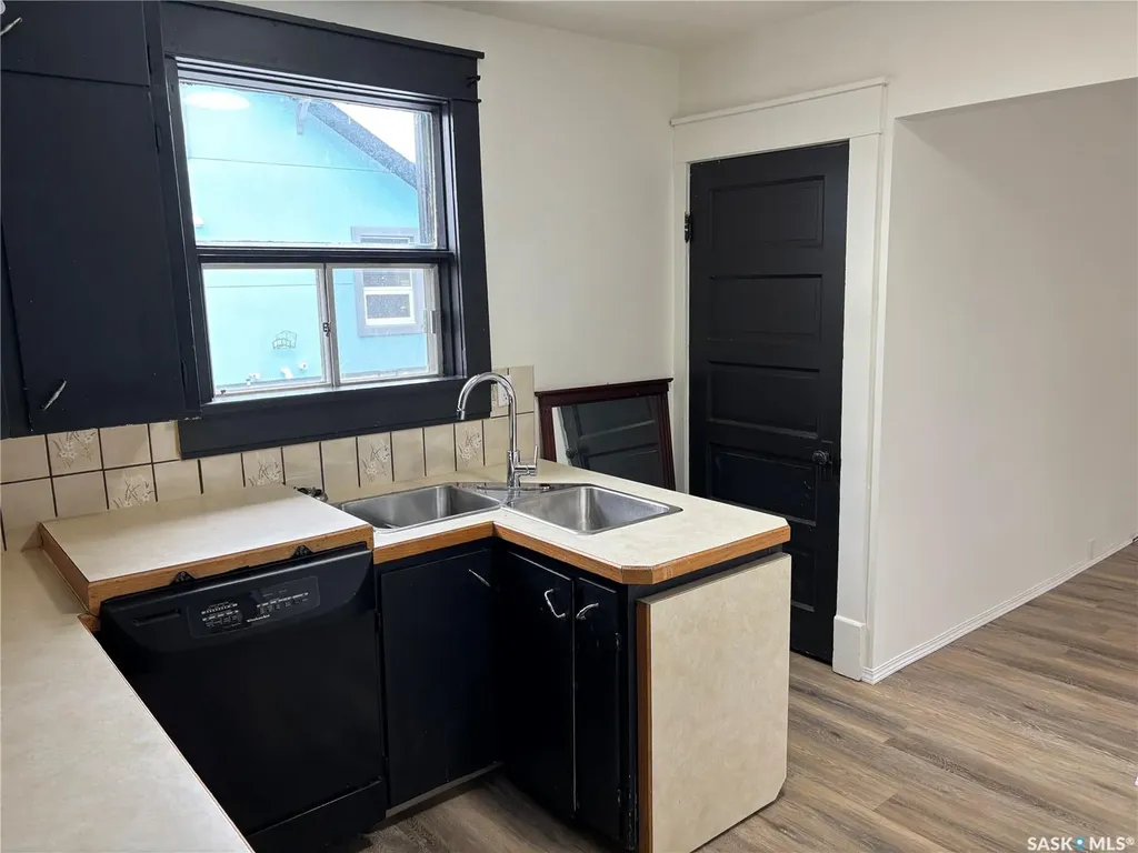 216 3rd Avenue W Kindersley SK S0L 1S0