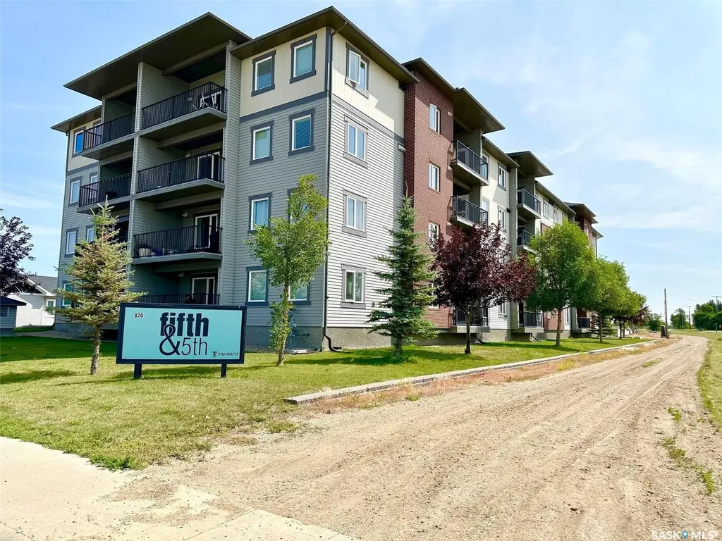 820 5th Street NE Weyburn SK S4H 2V2