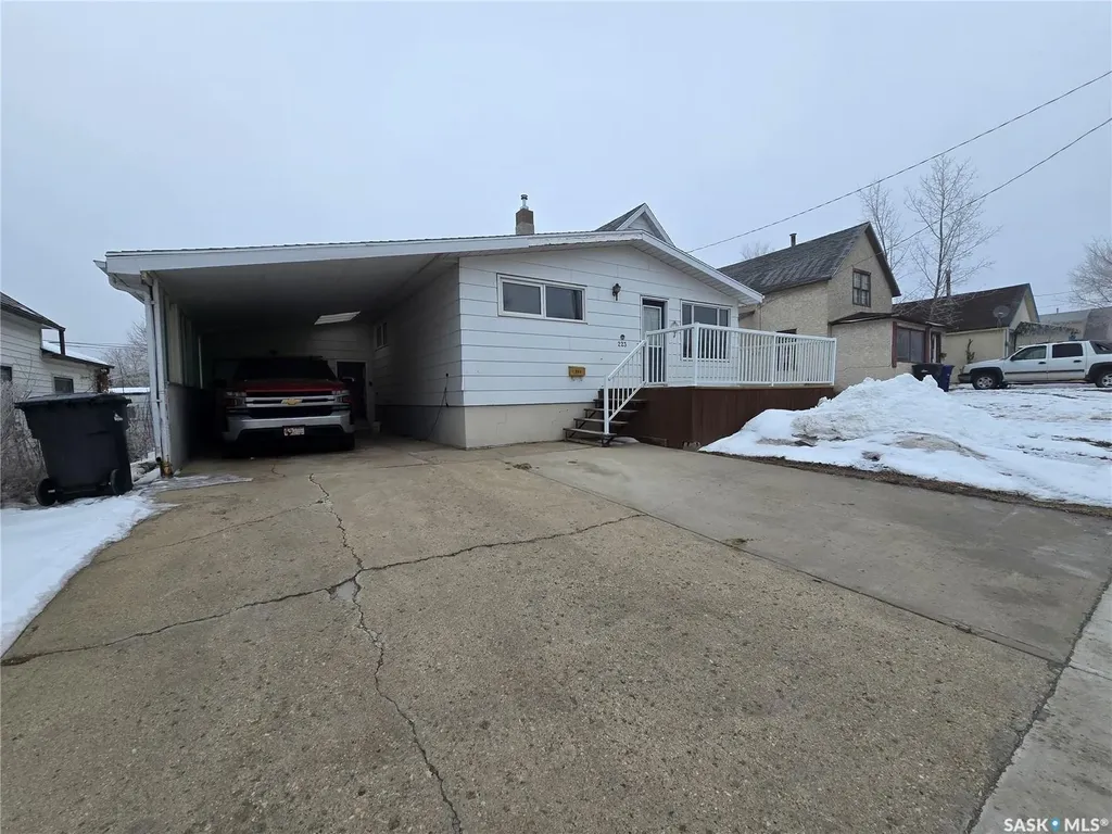 223 Mergens Street Weyburn SK S4H 1R4