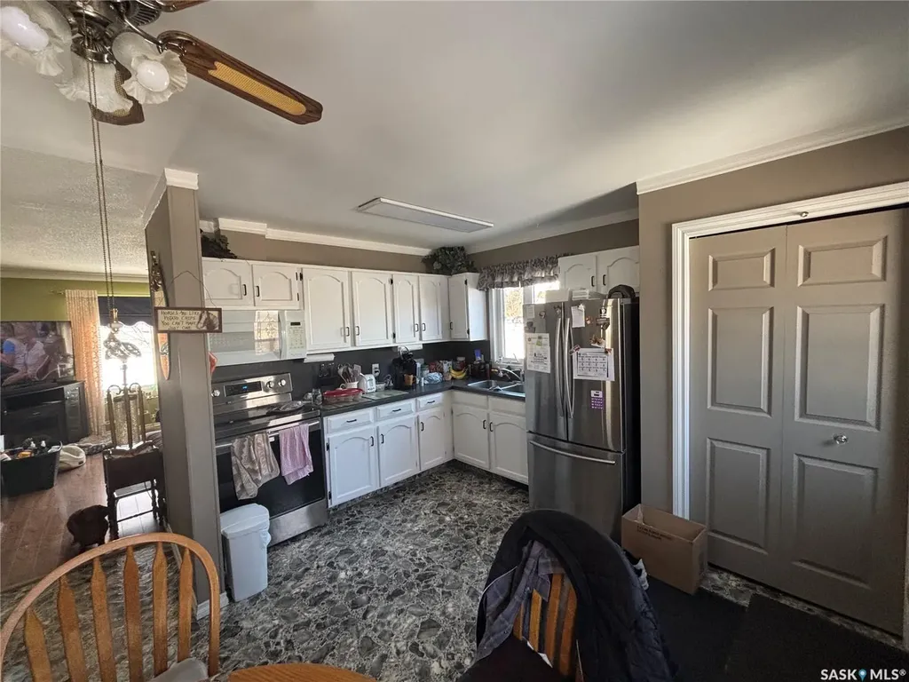 299 9th Avenue Broadview SK S0G 0K0