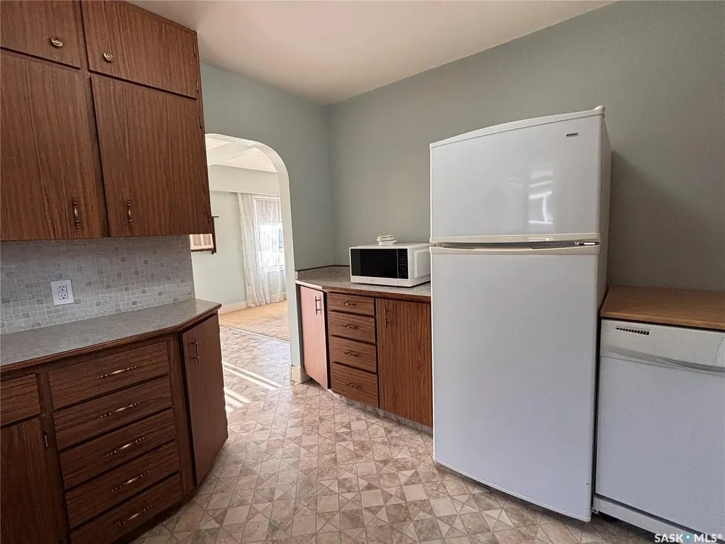 418 4th Avenue W Kindersley SK S0L 1S0