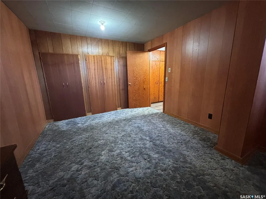 418 4th Avenue W Kindersley SK S0L 1S0