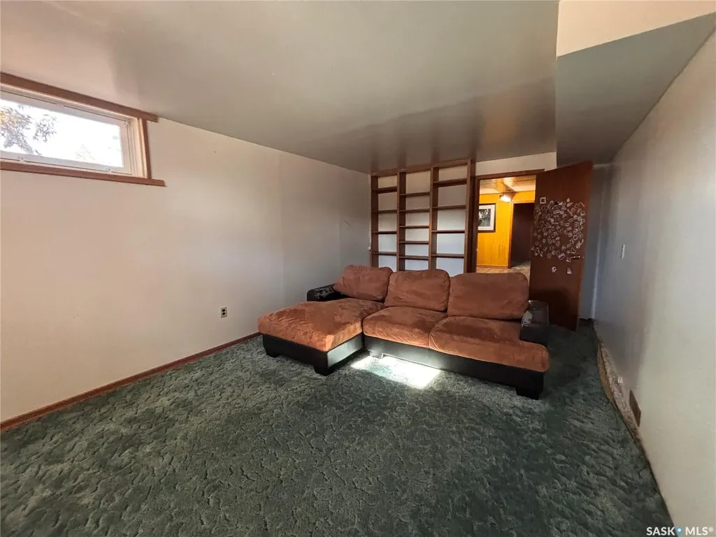 418 4th Avenue W Kindersley SK S0L 1S0