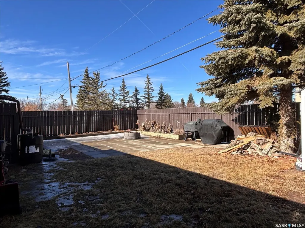 418 4th Avenue W Kindersley SK S0L 1S0