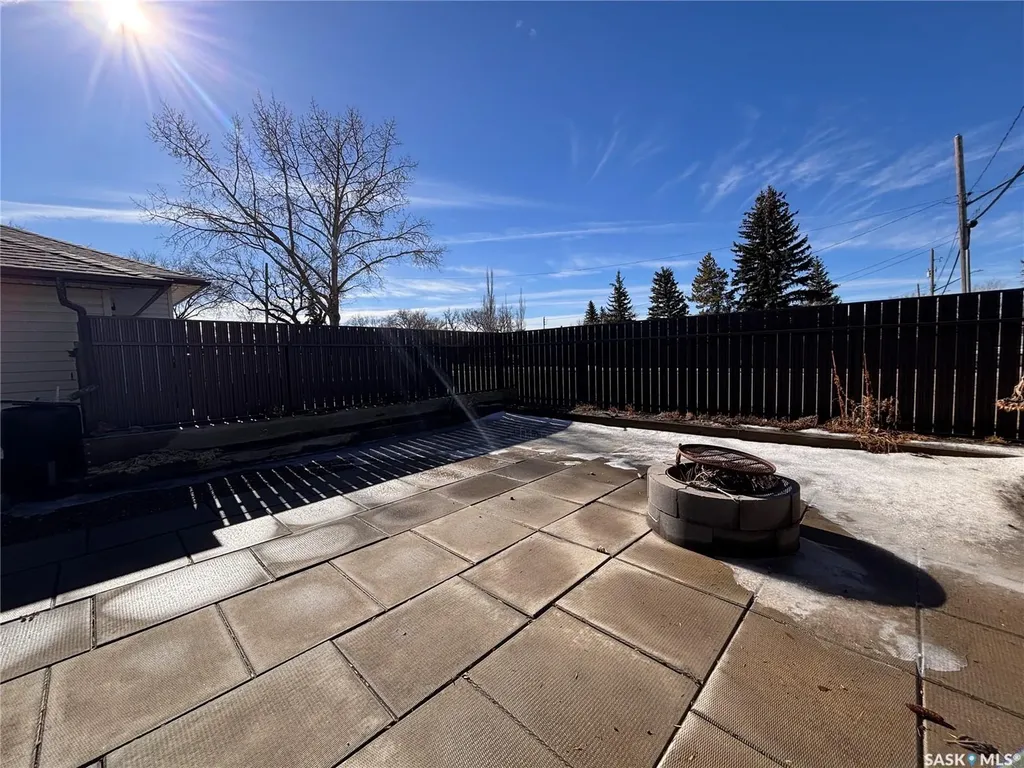 418 4th Avenue W Kindersley SK S0L 1S0