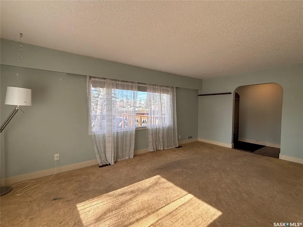 418 4th Avenue W Kindersley SK S0L 1S0