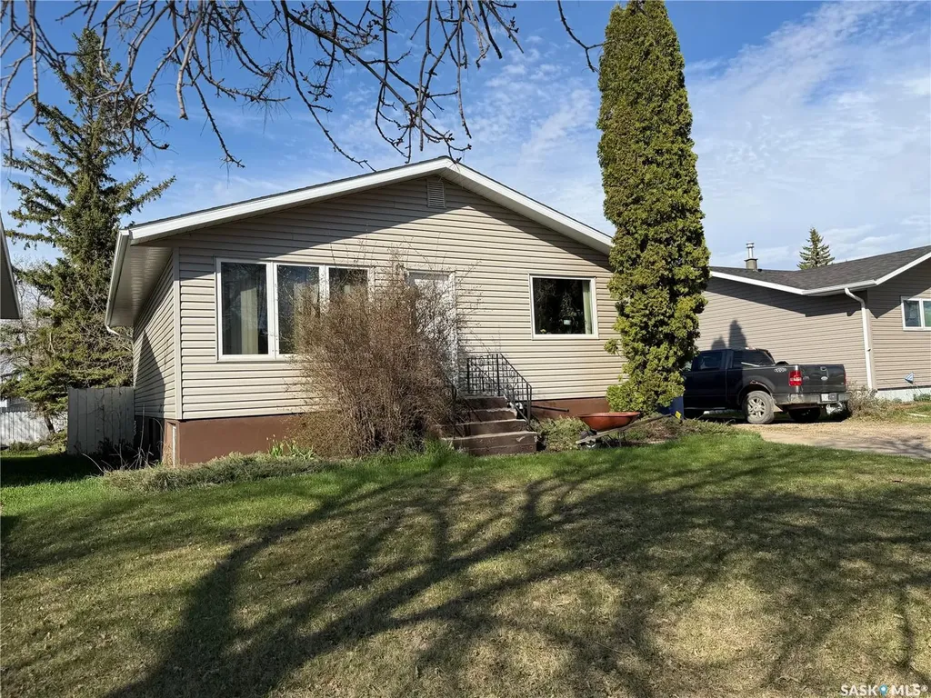 110 Hatton Avenue E Melfort SK S0E 1A0