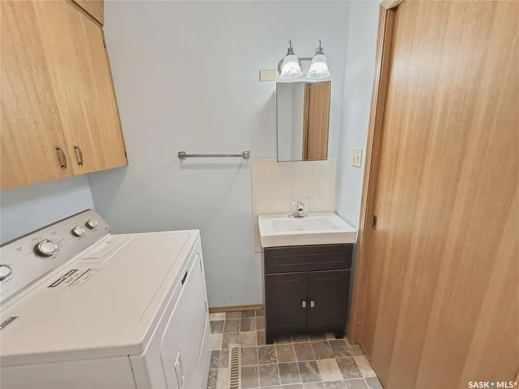13 Smith Street Stewart Valley SK S0N 2P0