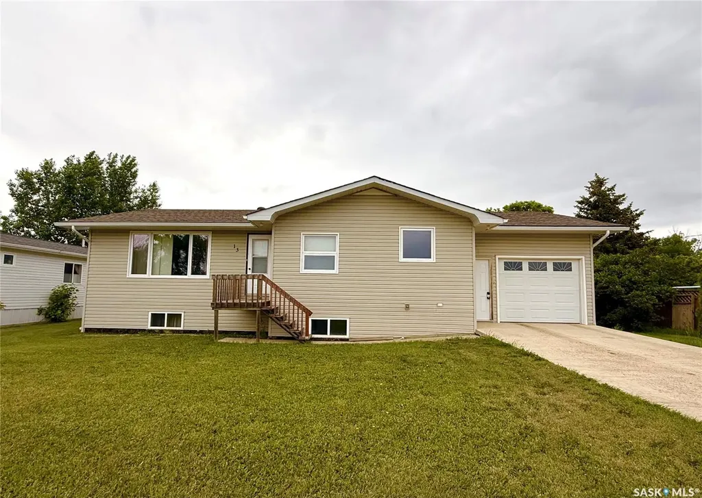 13 Smith Street Stewart Valley SK S0N 2P0