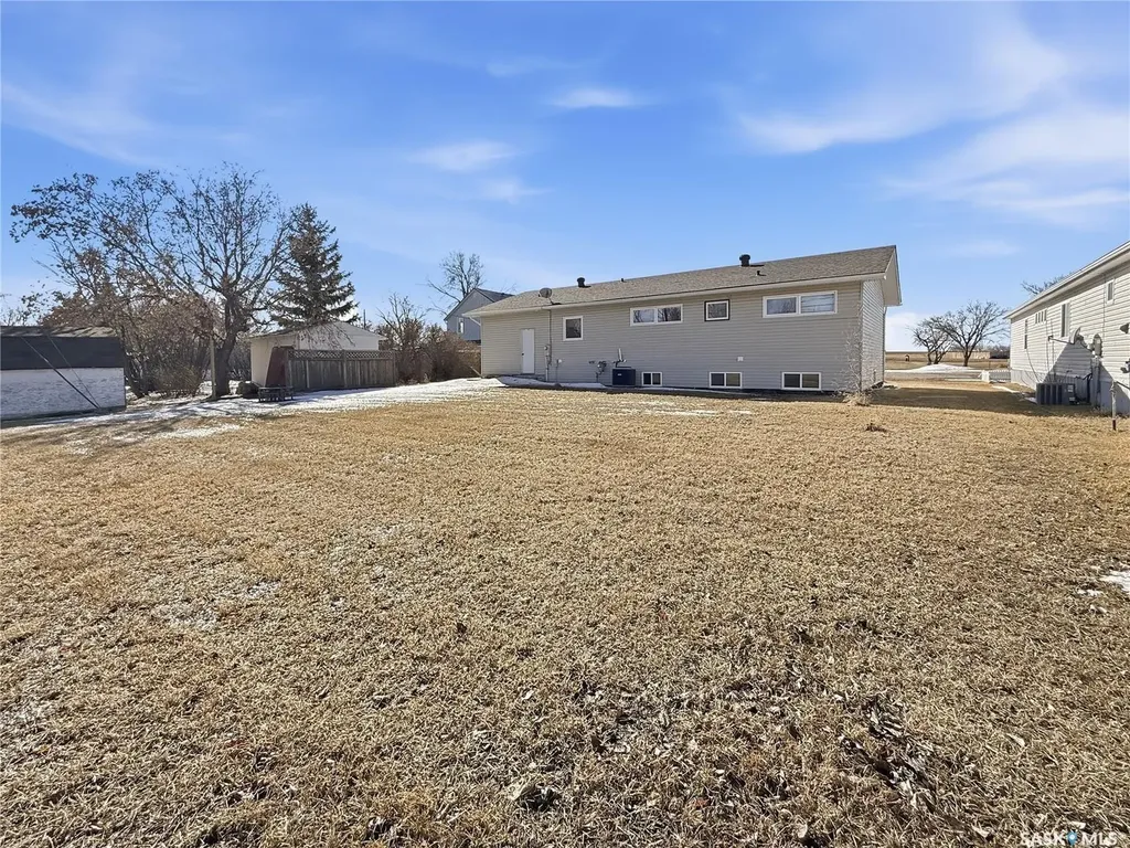 13 Smith Street Stewart Valley SK S0N 2P0