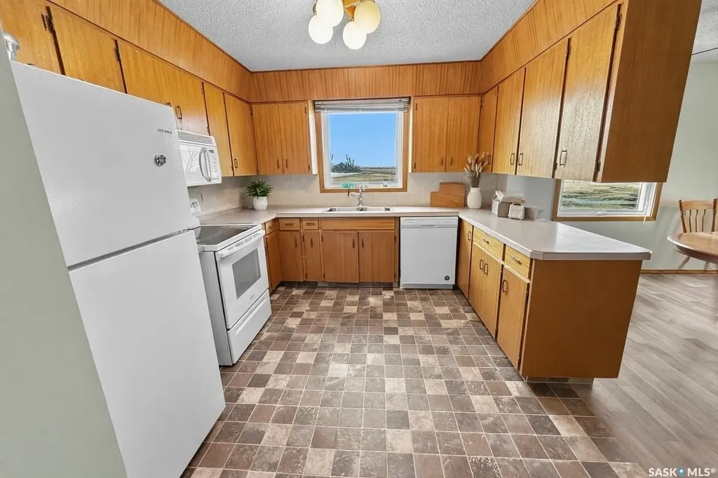 13 Smith Street Stewart Valley SK S0N 2P0
