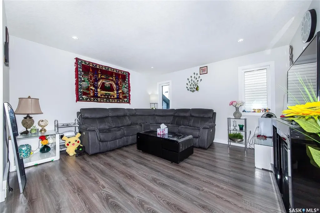 4166 Diefenbaker Drive Saskatoon SK S7I 6W8