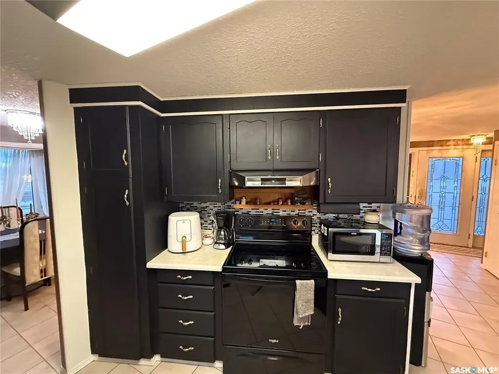 102 3rd Street E Carnduff SK S0C 0S0