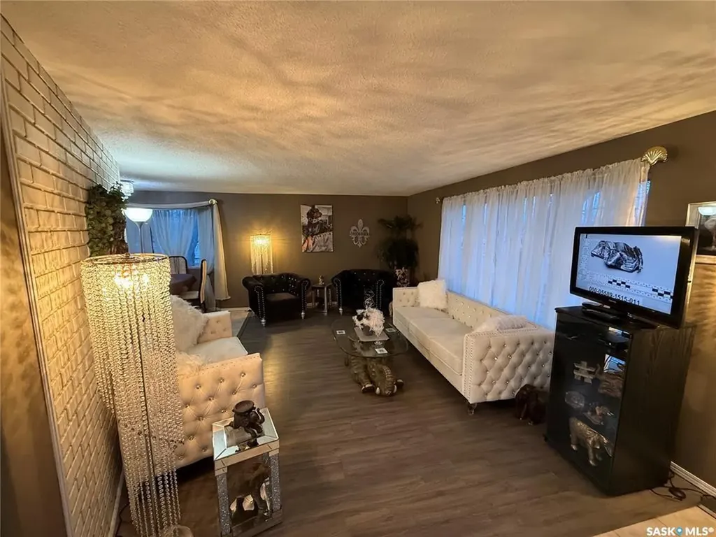 102 3rd Street E Carnduff SK S0C 0S0
