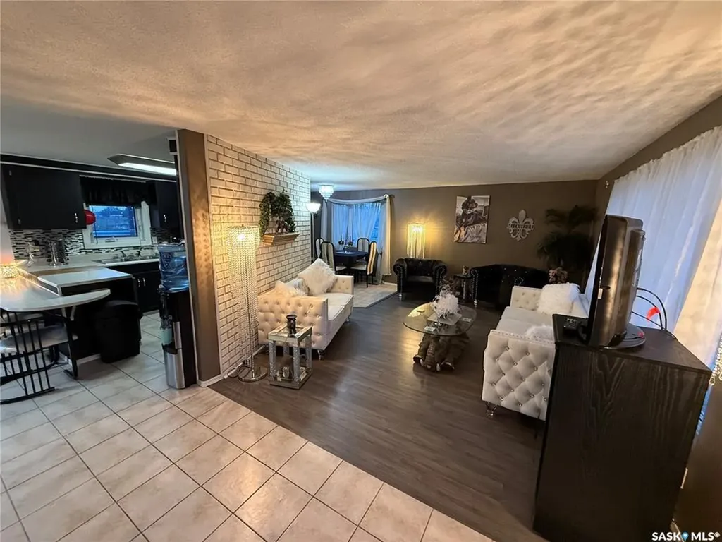 102 3rd Street E Carnduff SK S0C 0S0