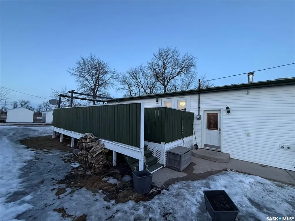 102 3rd Street E Carnduff SK S0C 0S0