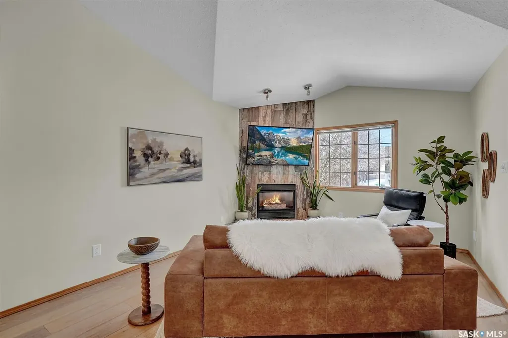 3328 Lakeshore Court Regina SK S4S 7H8