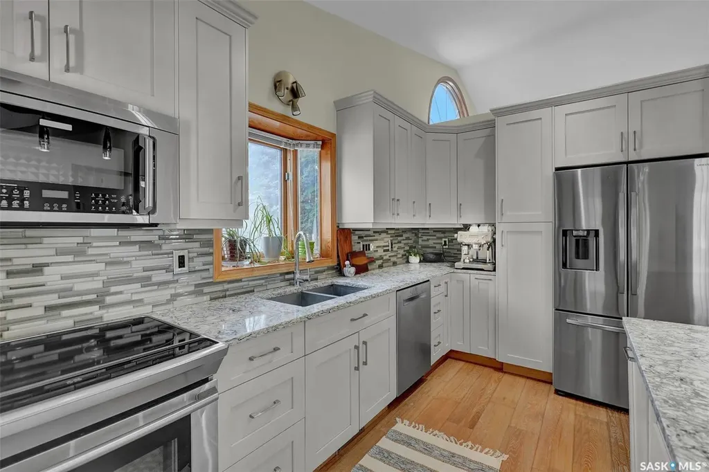 3328 Lakeshore Court Regina SK S4S 7H8