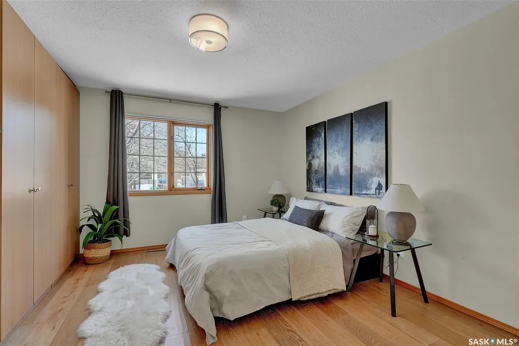 3328 Lakeshore Court Regina SK S4S 7H8
