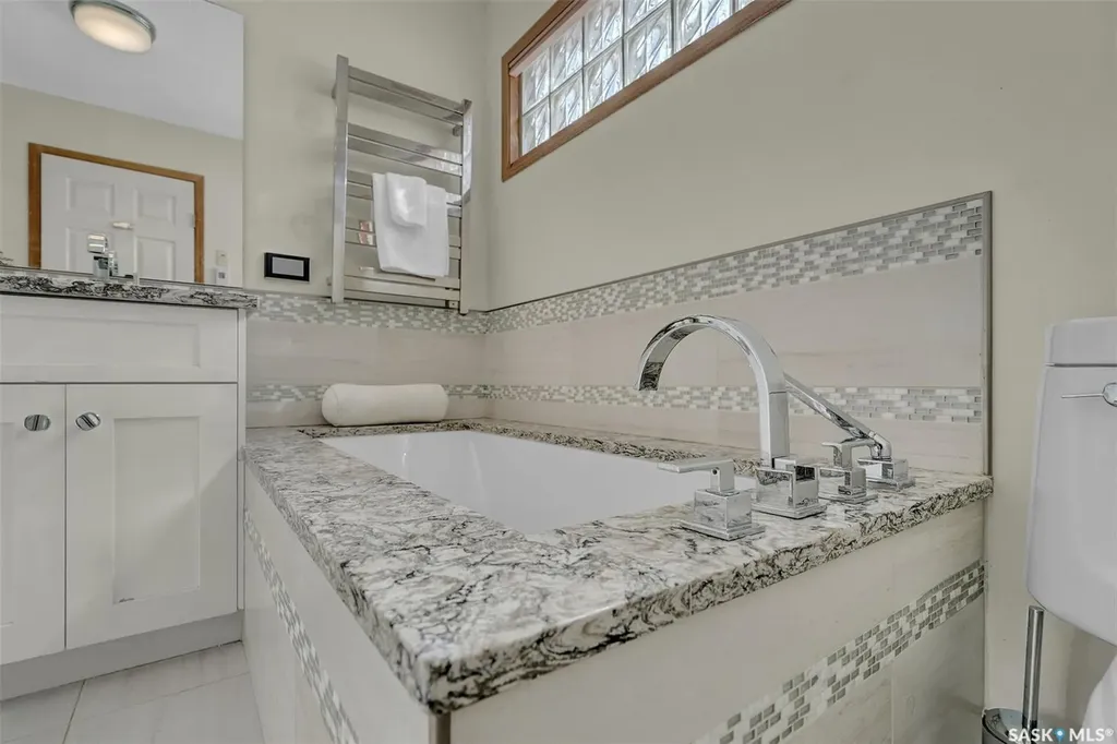 3328 Lakeshore Court Regina SK S4S 7H8