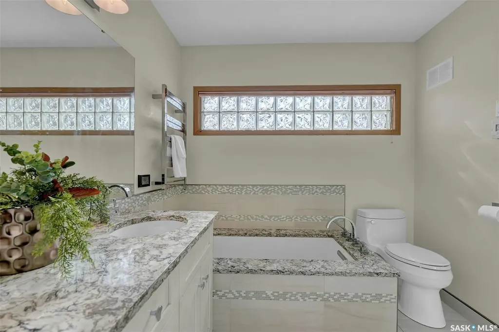 3328 Lakeshore Court Regina SK S4S 7H8