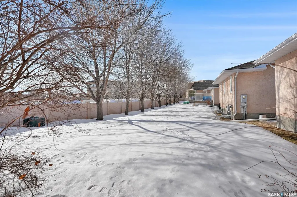 3328 Lakeshore Court Regina SK S4S 7H8