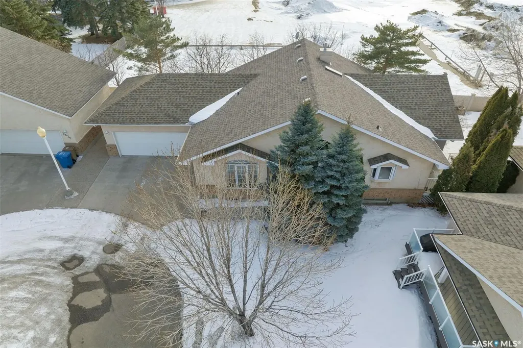 3328 Lakeshore Court Regina SK S4S 7H8
