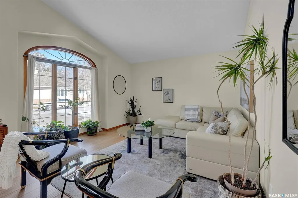 3328 Lakeshore Court Regina SK S4S 7H8