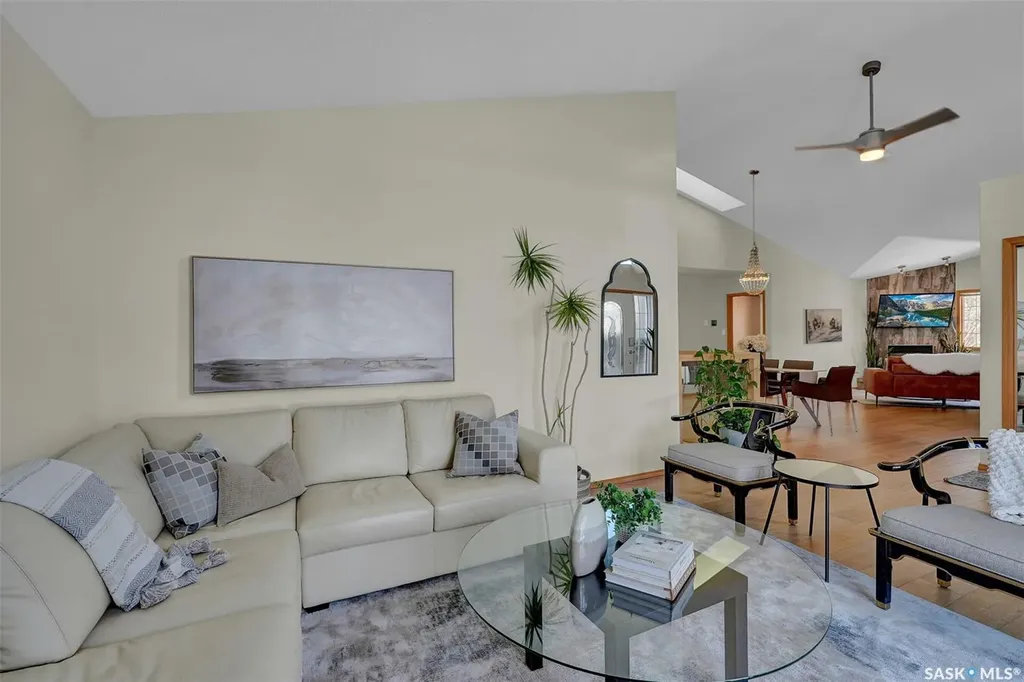 3328 Lakeshore Court Regina SK S4S 7H8