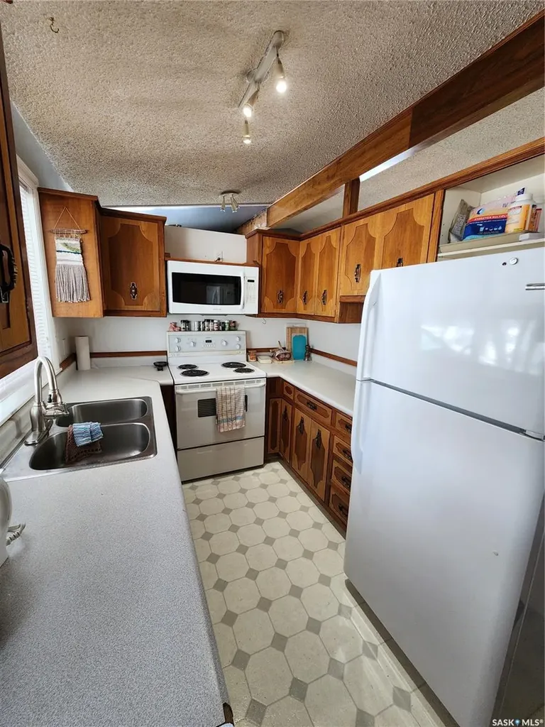 304 Second Avenue E Lampman SK S0C 1N0
