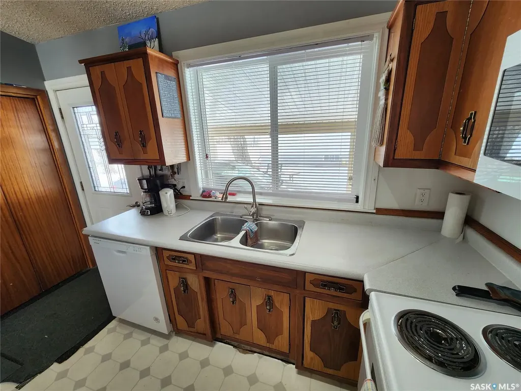 304 Second Avenue E Lampman SK S0C 1N0