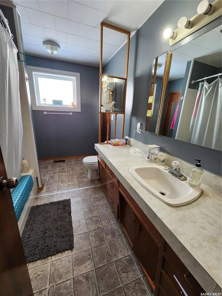 304 Second Avenue E Lampman SK S0C 1N0