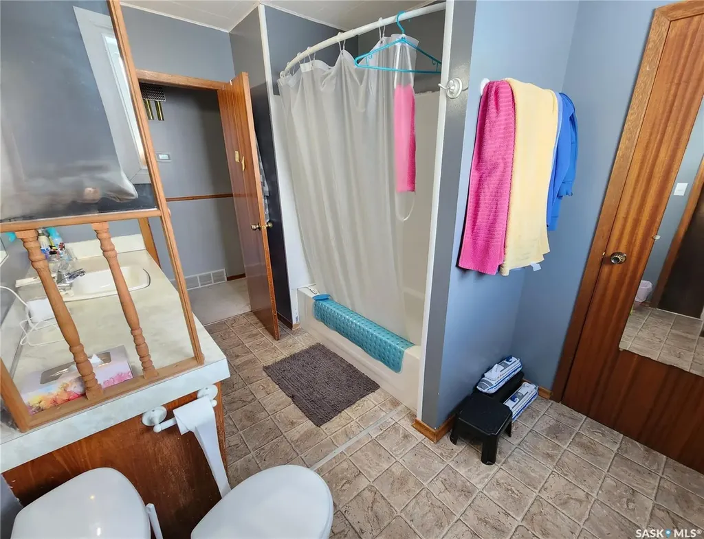304 Second Avenue E Lampman SK S0C 1N0