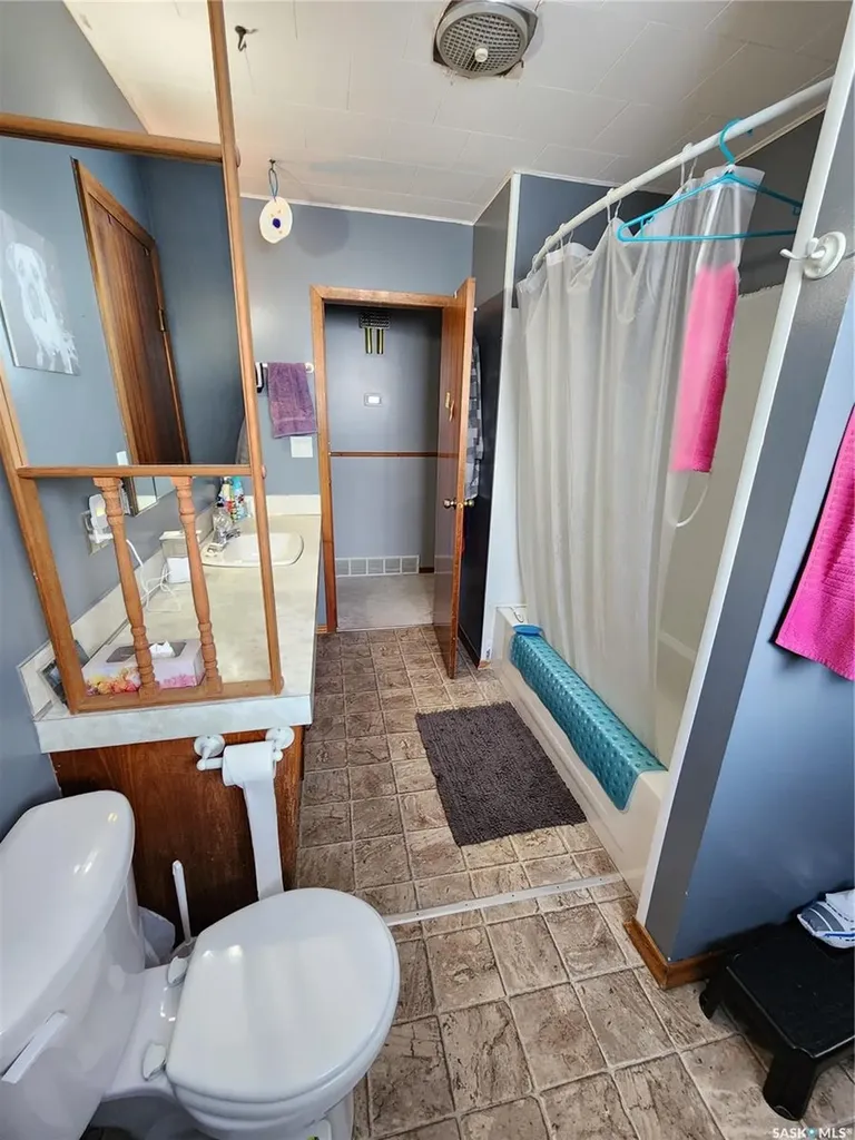 304 Second Avenue E Lampman SK S0C 1N0