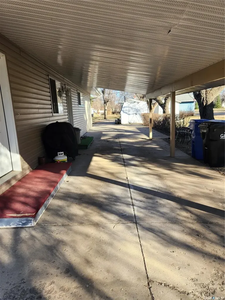 304 Second Avenue E Lampman SK S0C 1N0