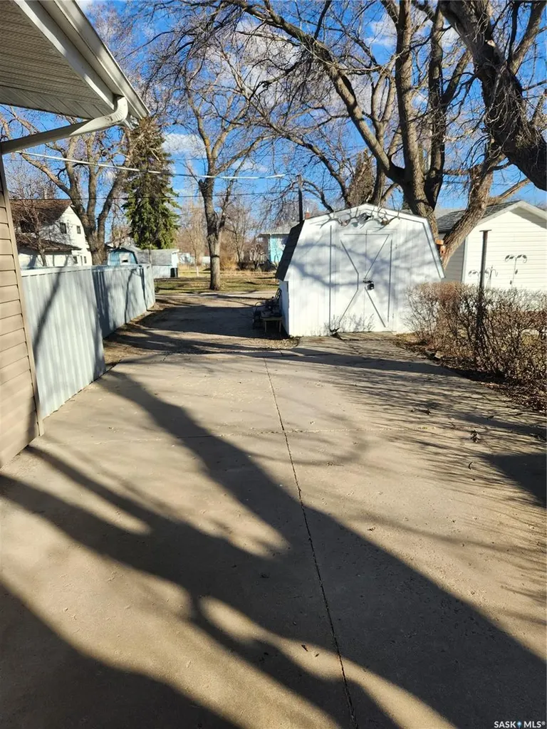 304 Second Avenue E Lampman SK S0C 1N0