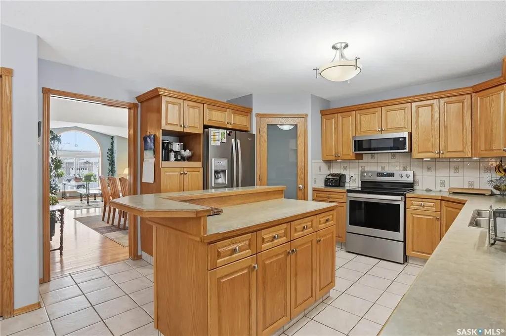3148 Wimbledon Bay Regina SK S4V 2Y6