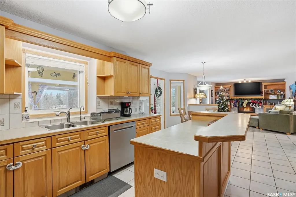 3148 Wimbledon Bay Regina SK S4V 2Y6