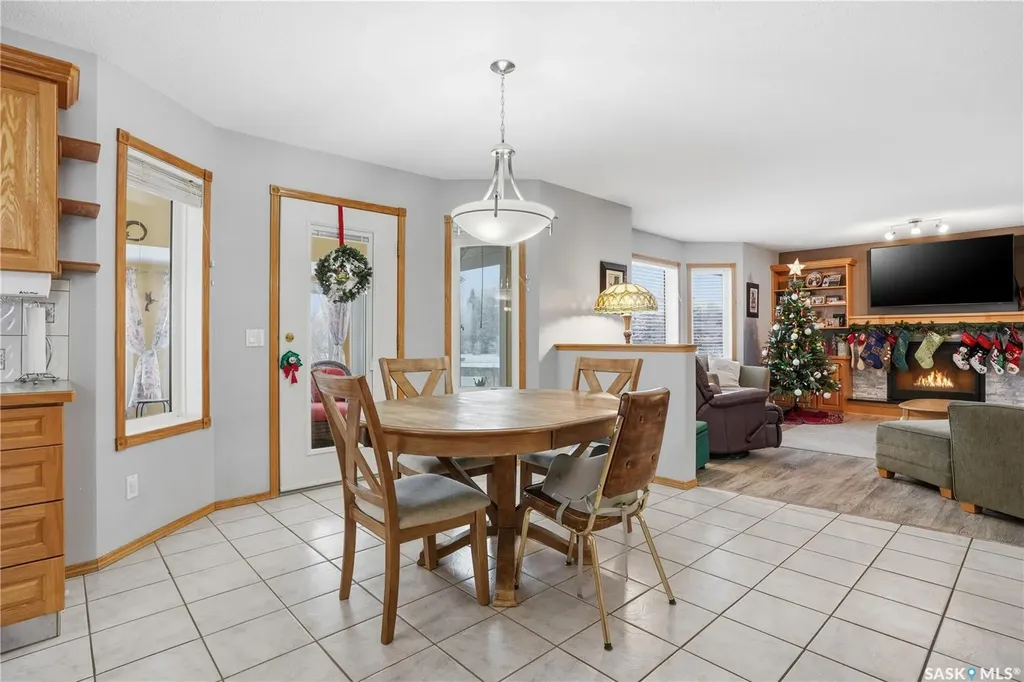 3148 Wimbledon Bay Regina SK S4V 2Y6
